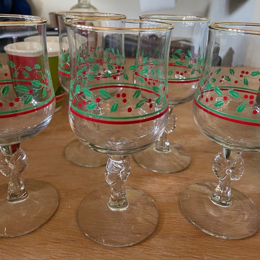 Collectible Libby Holiday Wine Glasses cira 1980s